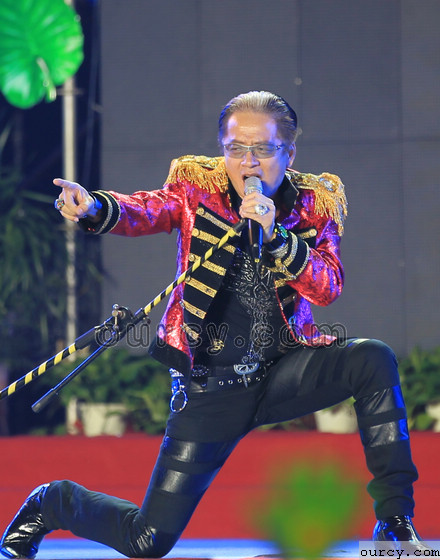 高凌风:《在水一方》 - 昌邑之窗